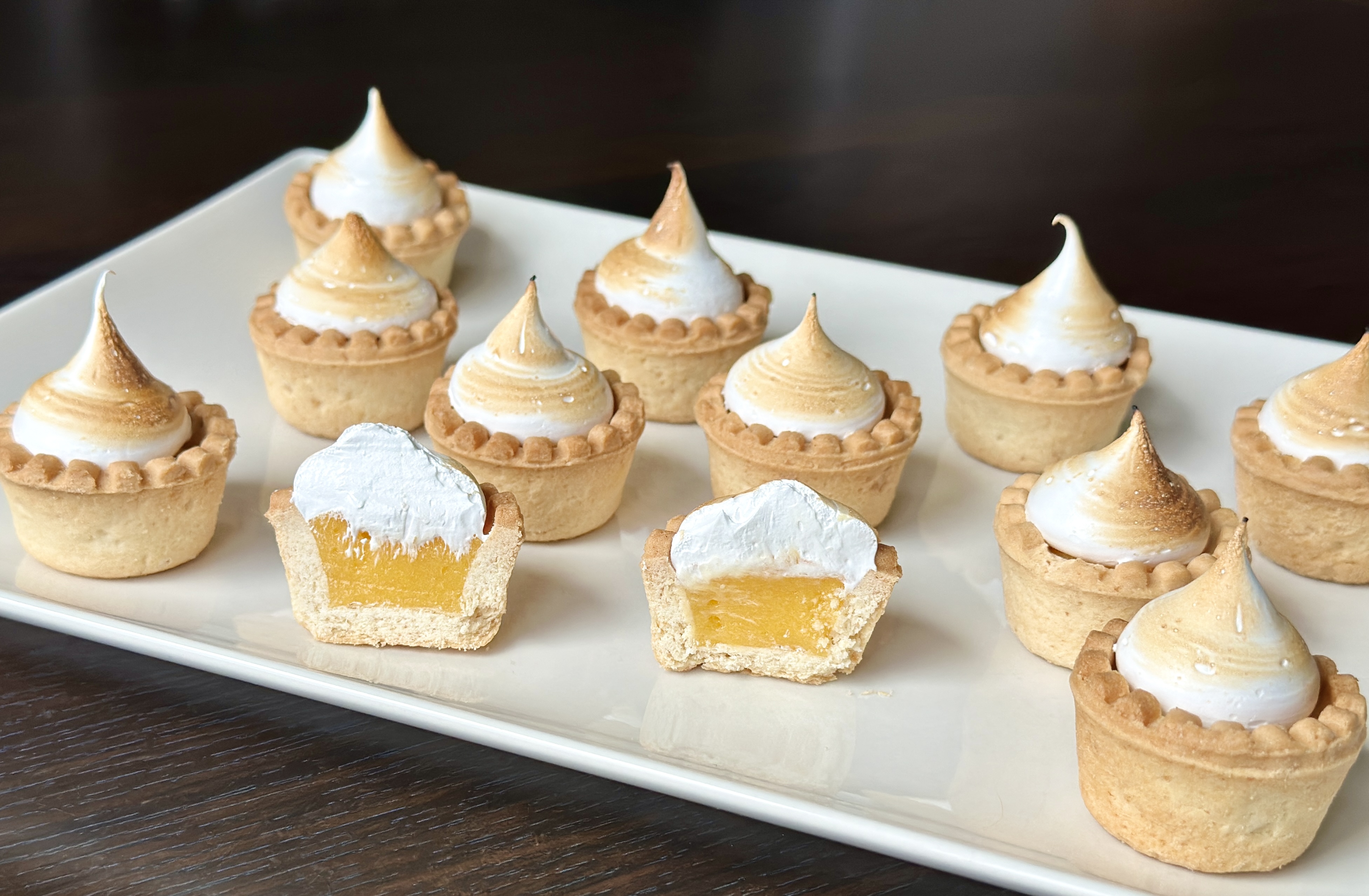 Minitarte cu Lemon Curd și Bezea