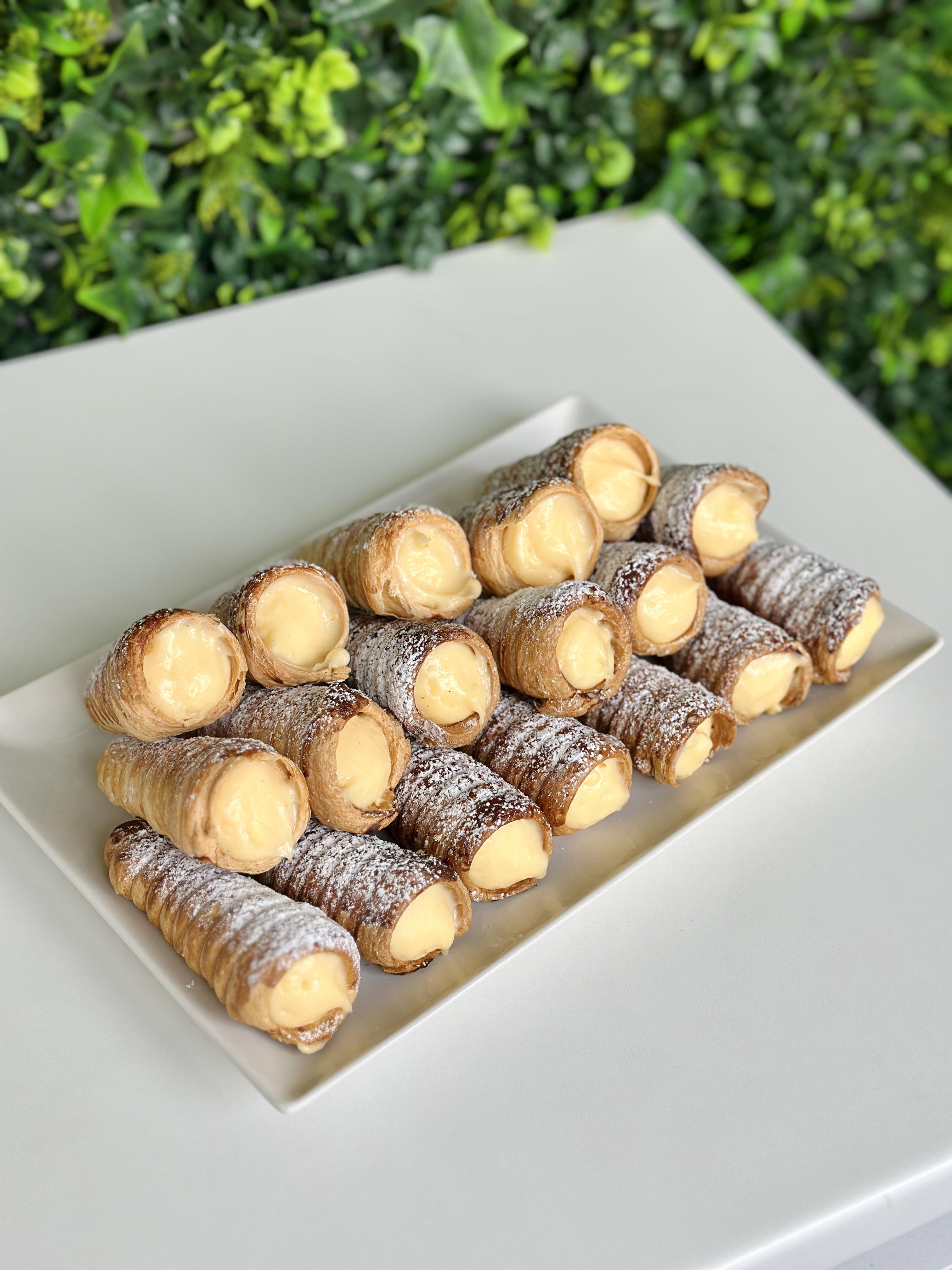 Rulouri cu cremă de vanilie